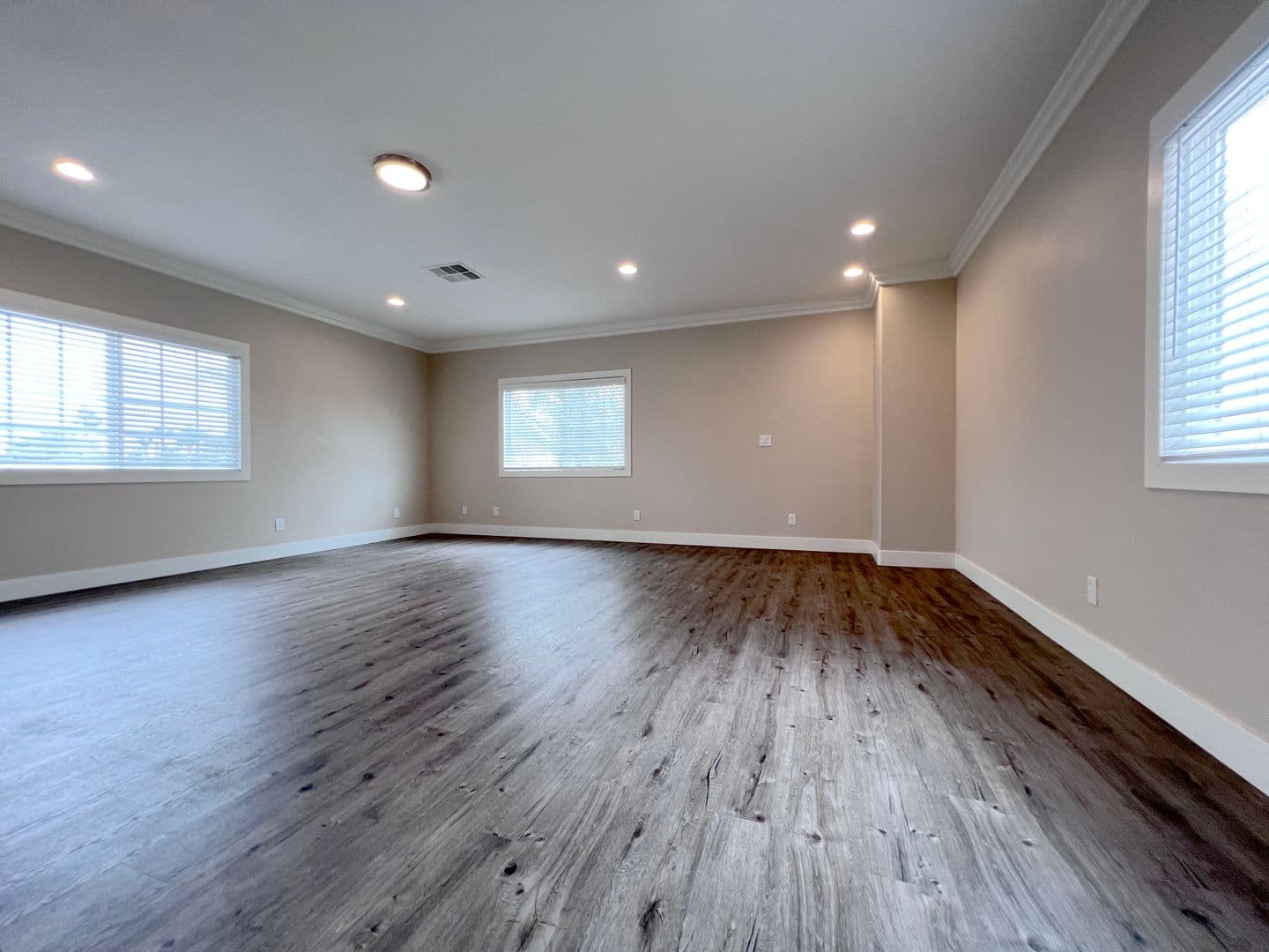 Huntington Beach House: 9362 Leilani Dr.