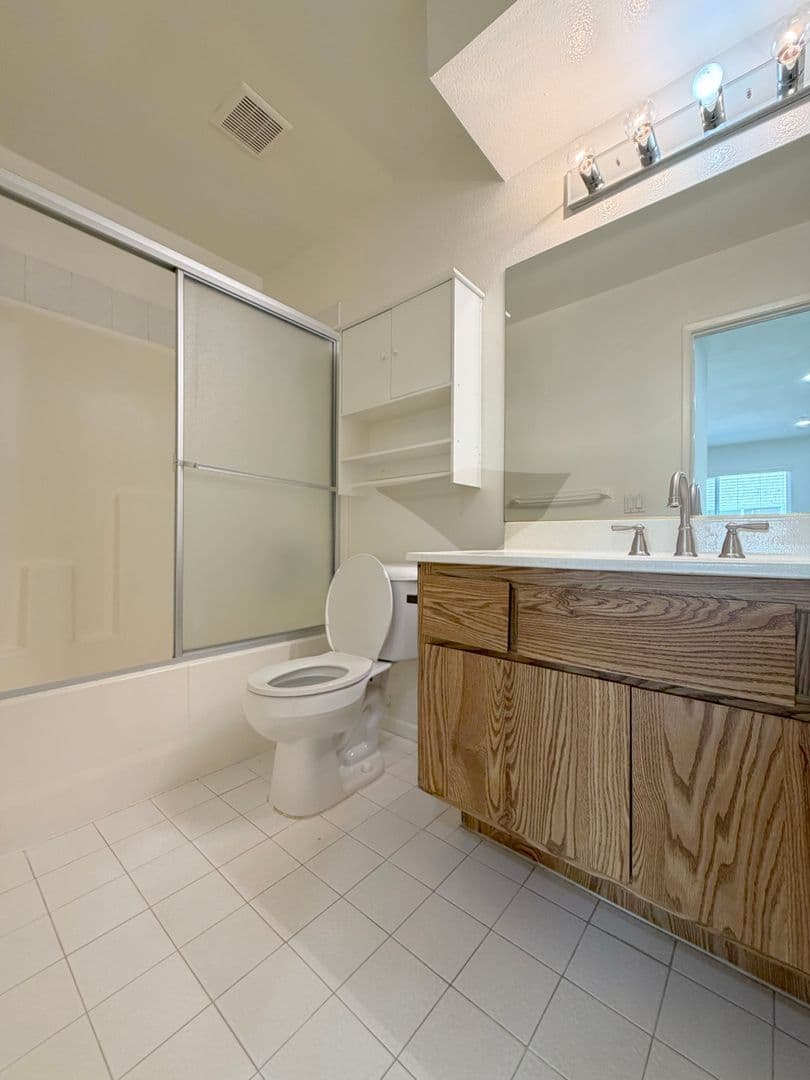 Huntington Beach Apartment: 5051 Dunbar Dr.
