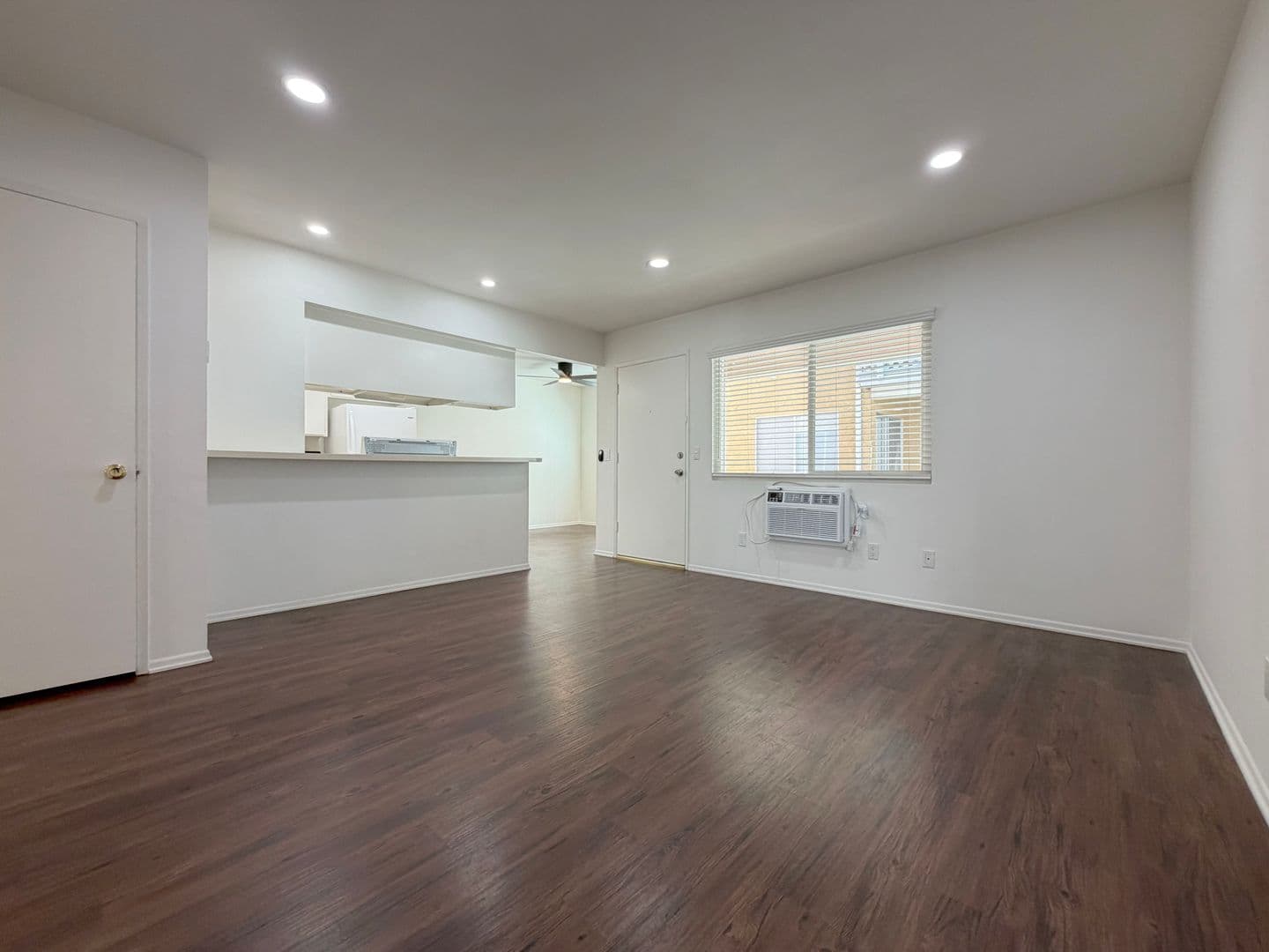Huntington Beach Apartment: 5051 Dunbar Dr.