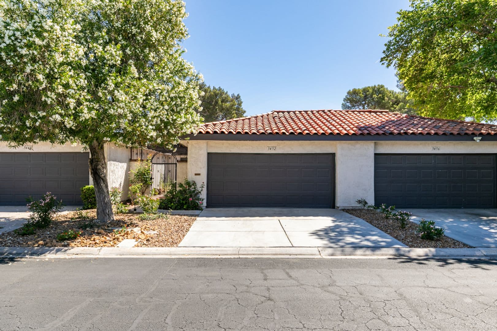 Las Vegas Townhome: 3452 Pino Cir
