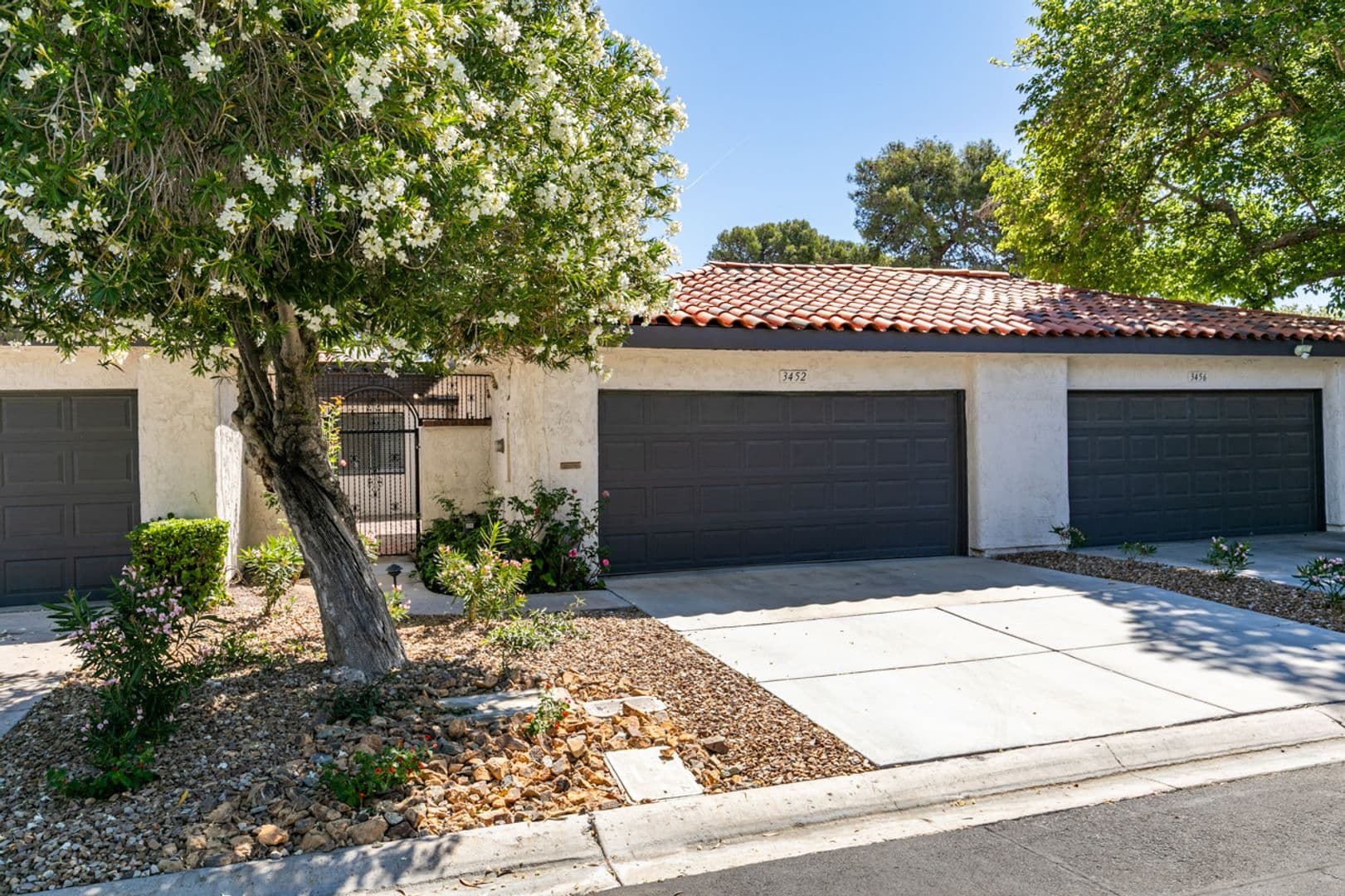 Las Vegas Townhome: 3452 Pino Cir