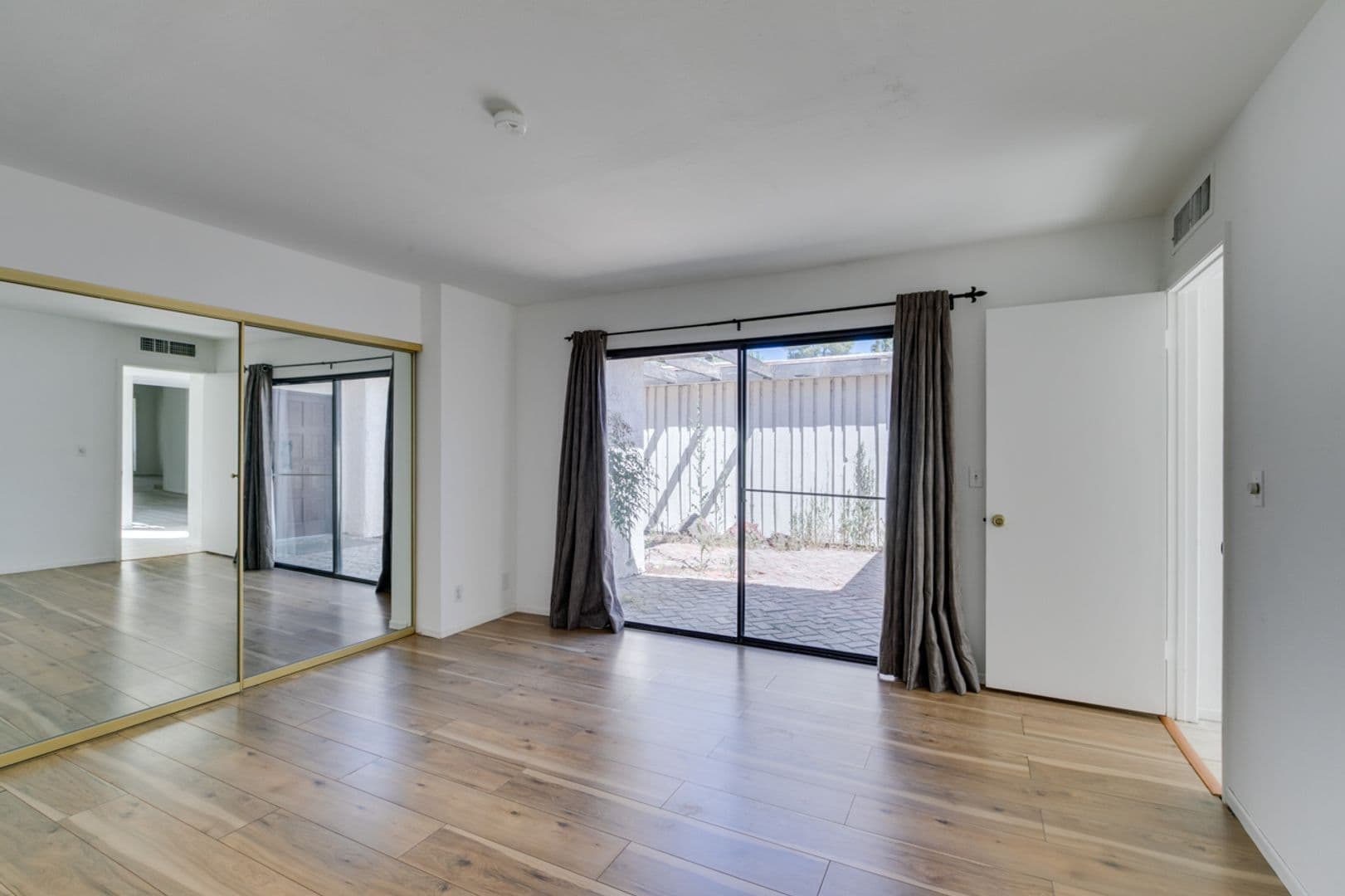Las Vegas Townhome: 3452 Pino Cir