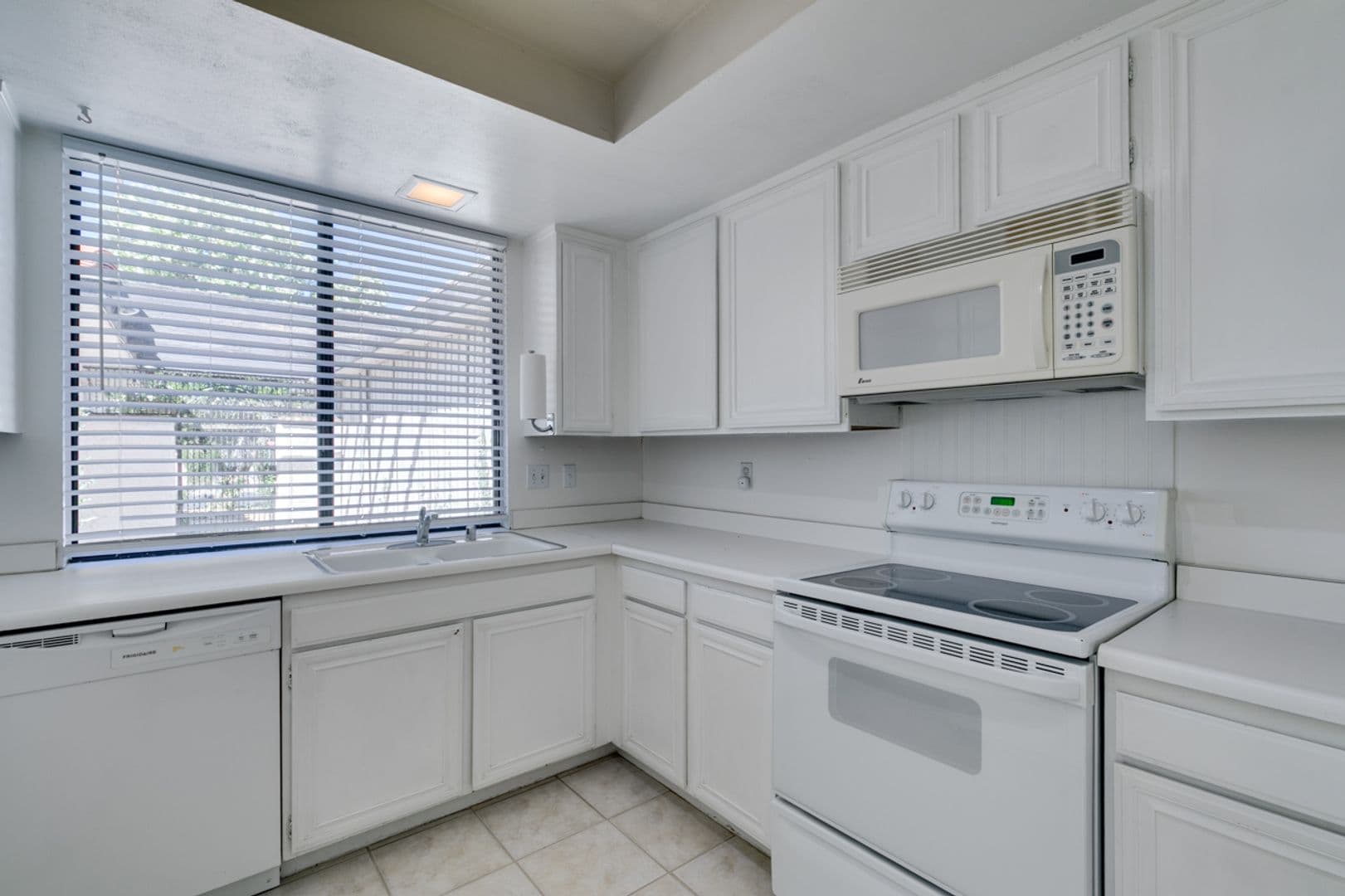 Las Vegas Townhome: 3452 Pino Cir