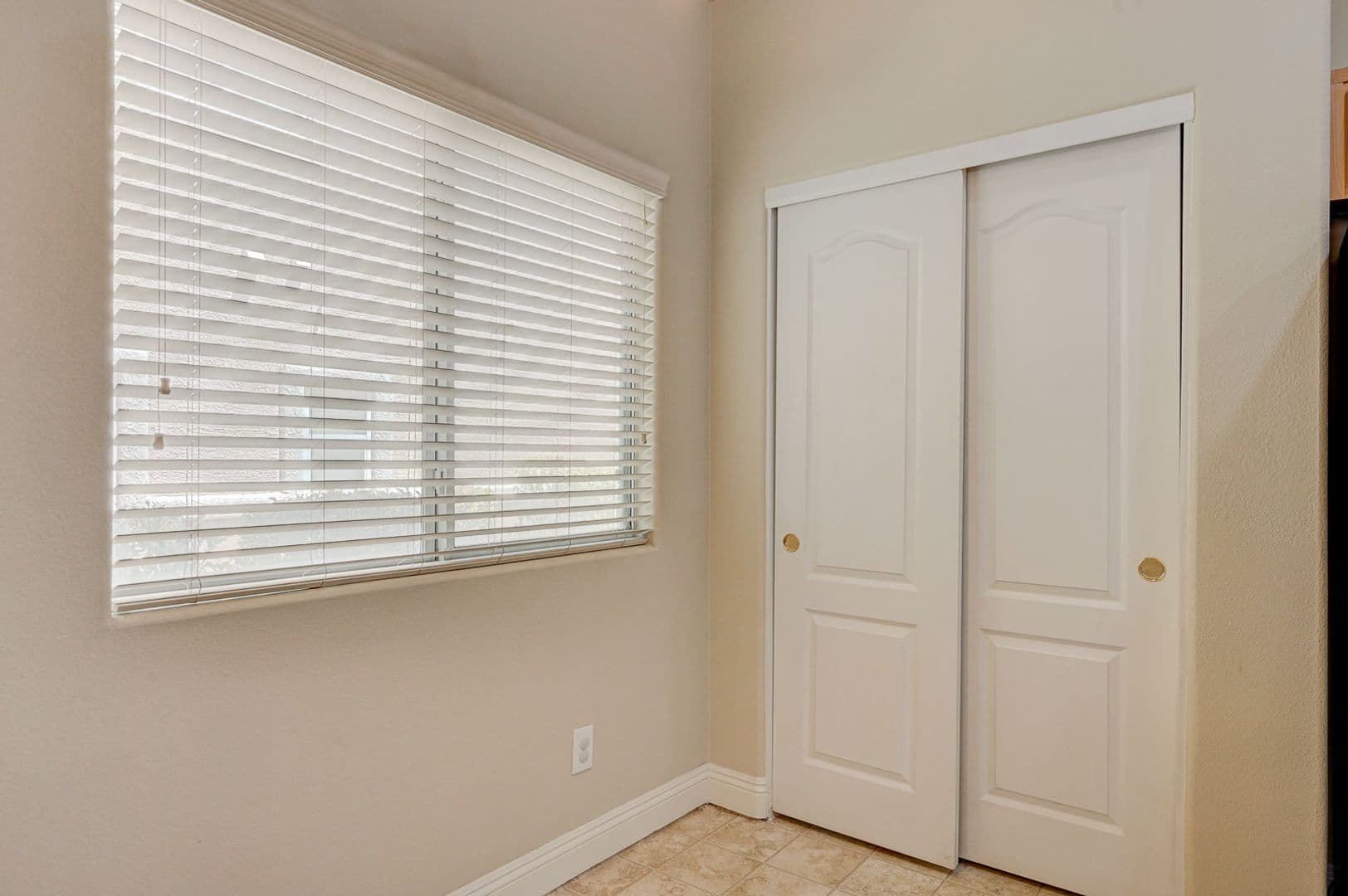 Las Vegas Townhome: 8744 Traveling Breeze Ave