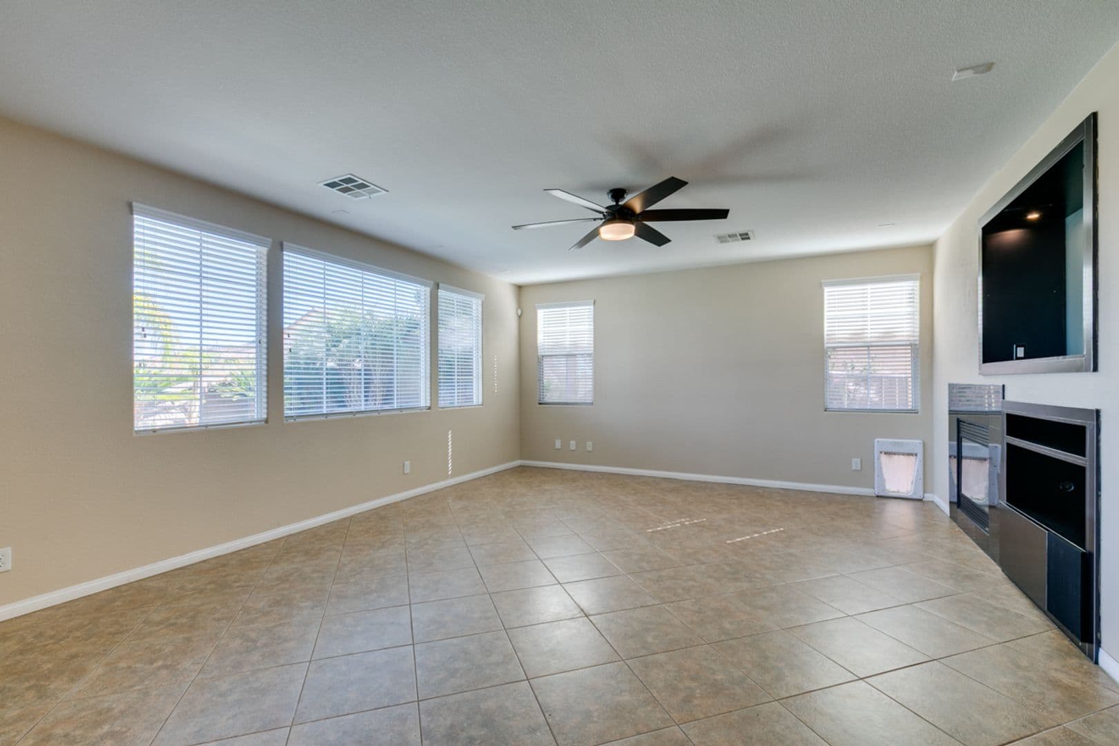 Henderson House: 1178 Yellow Orchid St