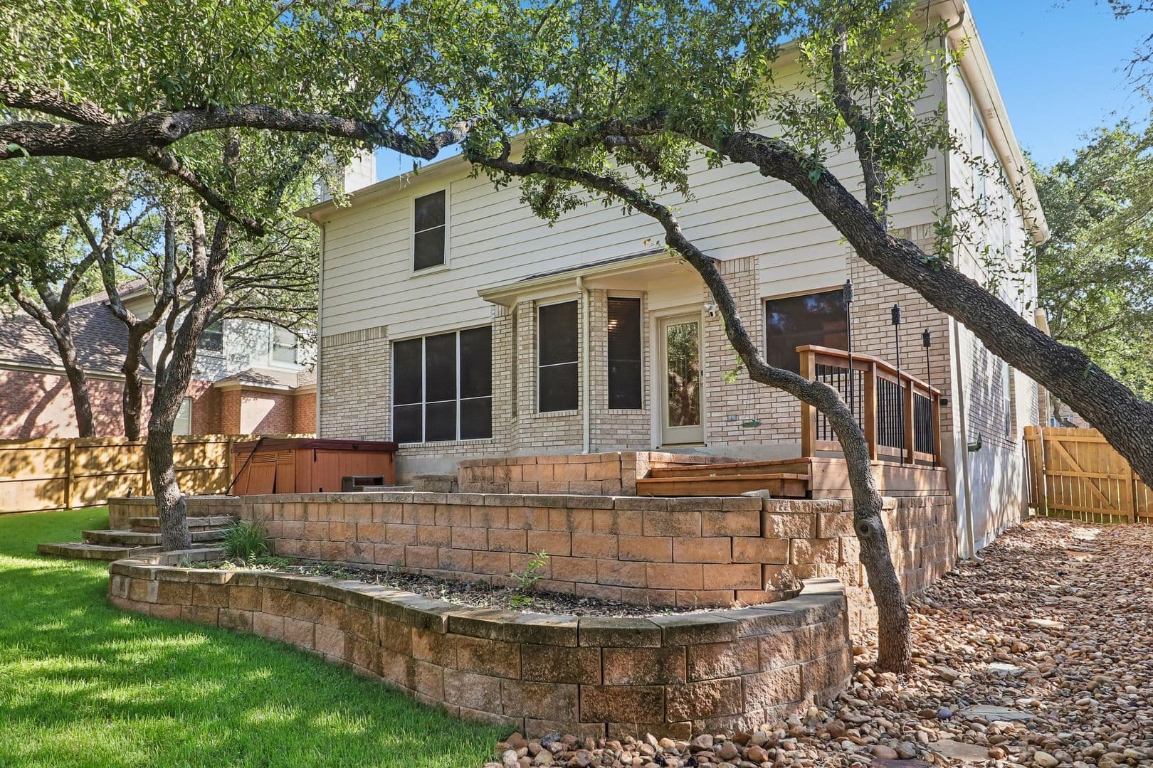 Schertz House: 3904 Arroyo Seco
