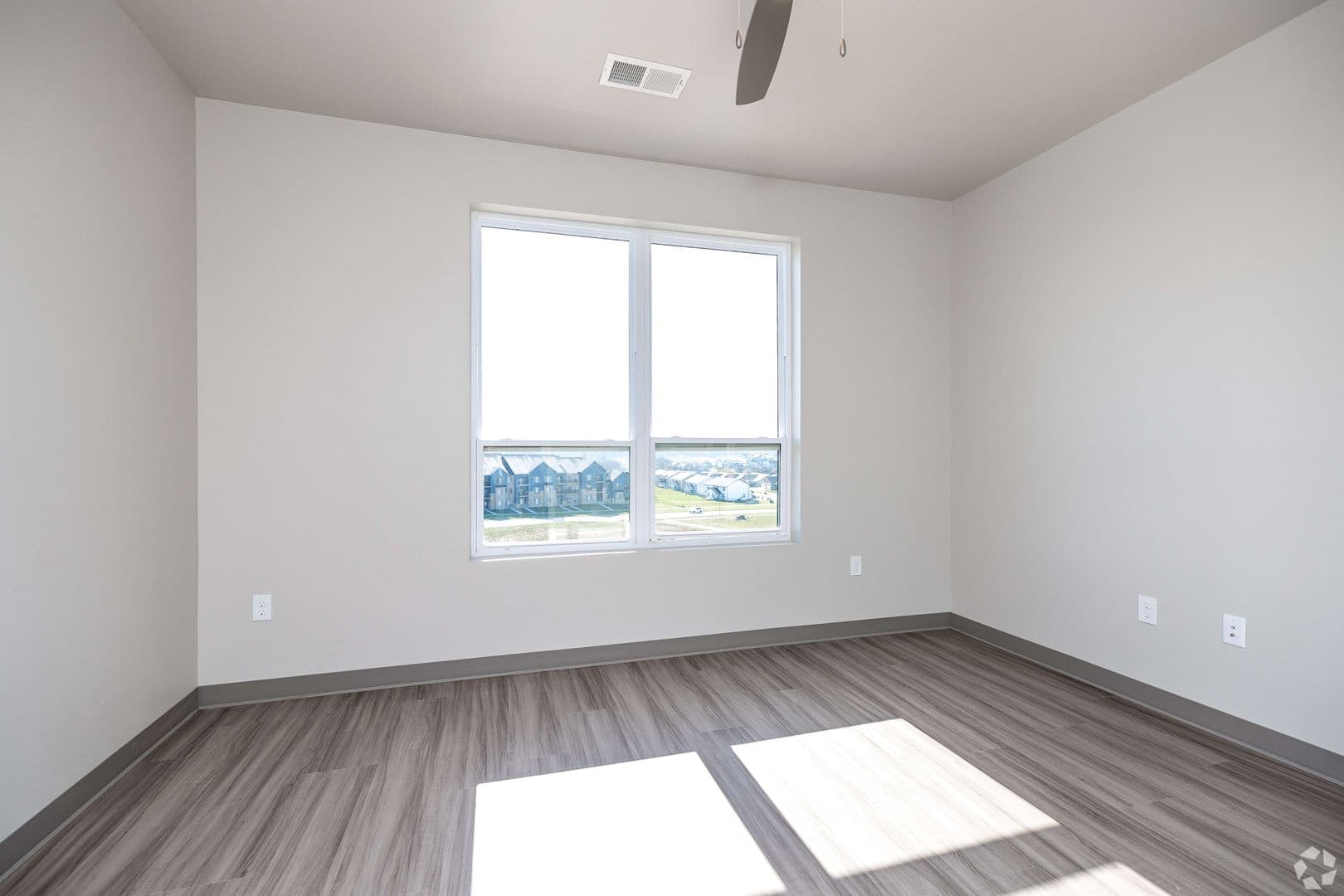Tiffin Apartment: 1111 Parkside Street