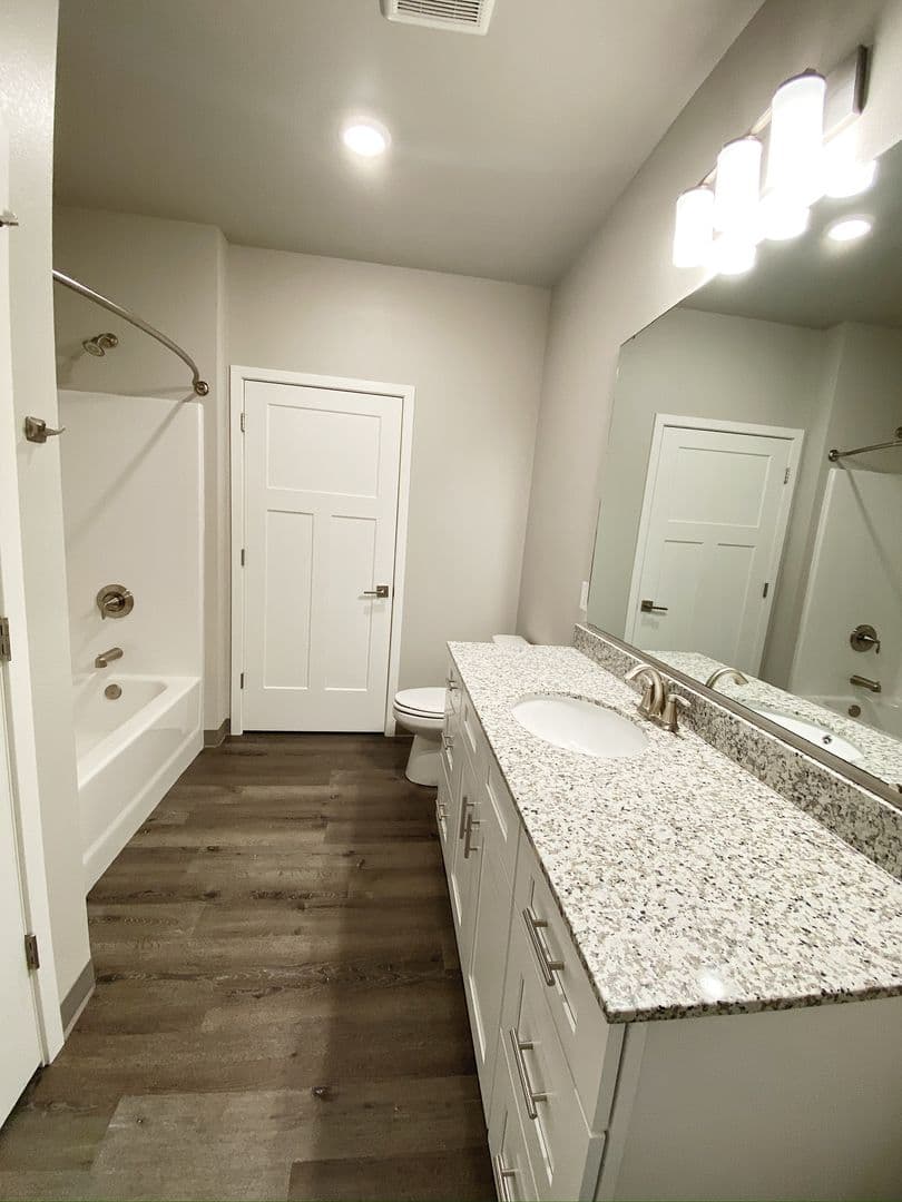 Tiffin Apartment: 1301 Aster Drive