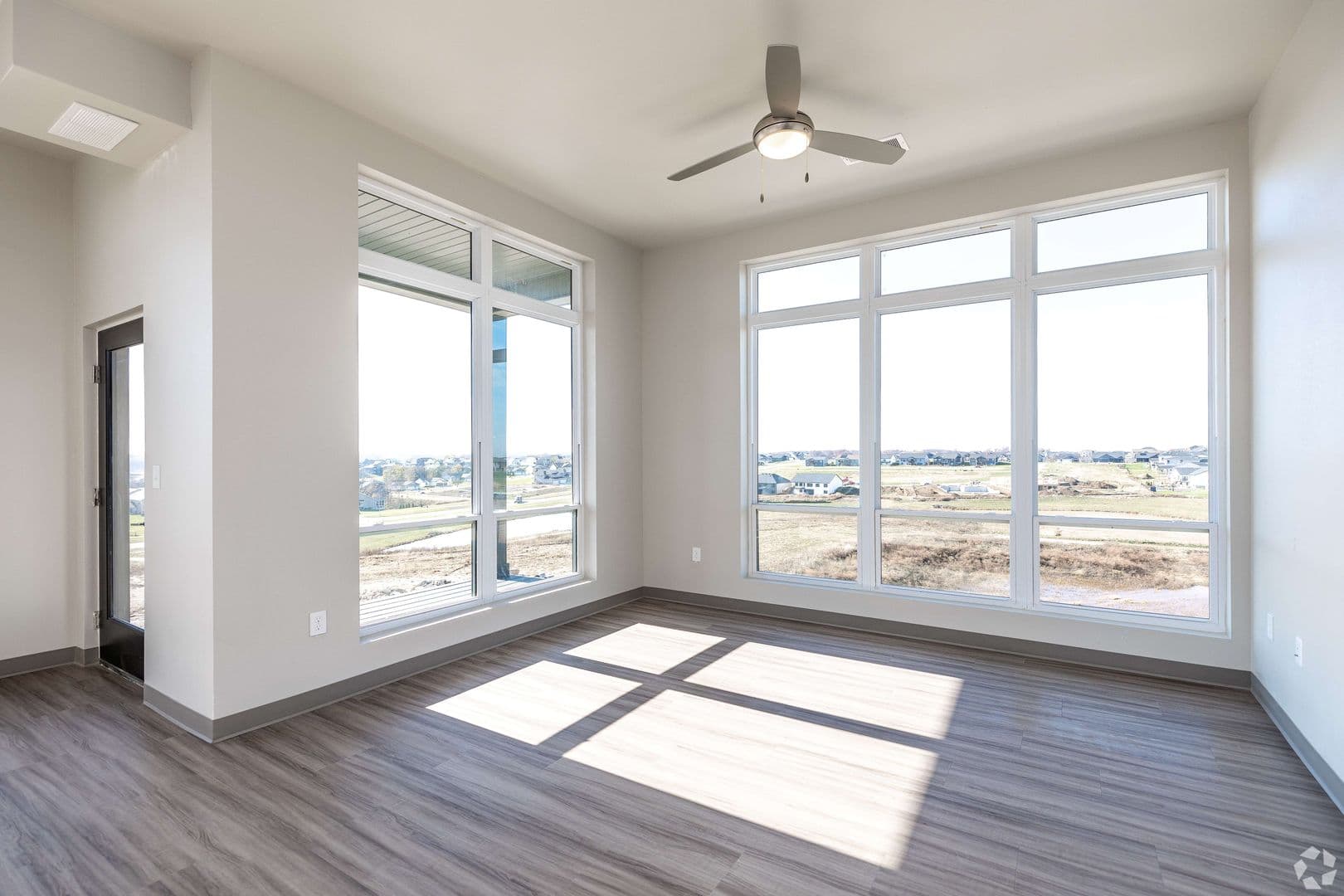 Tiffin Apartment: 1111 Parkside Street