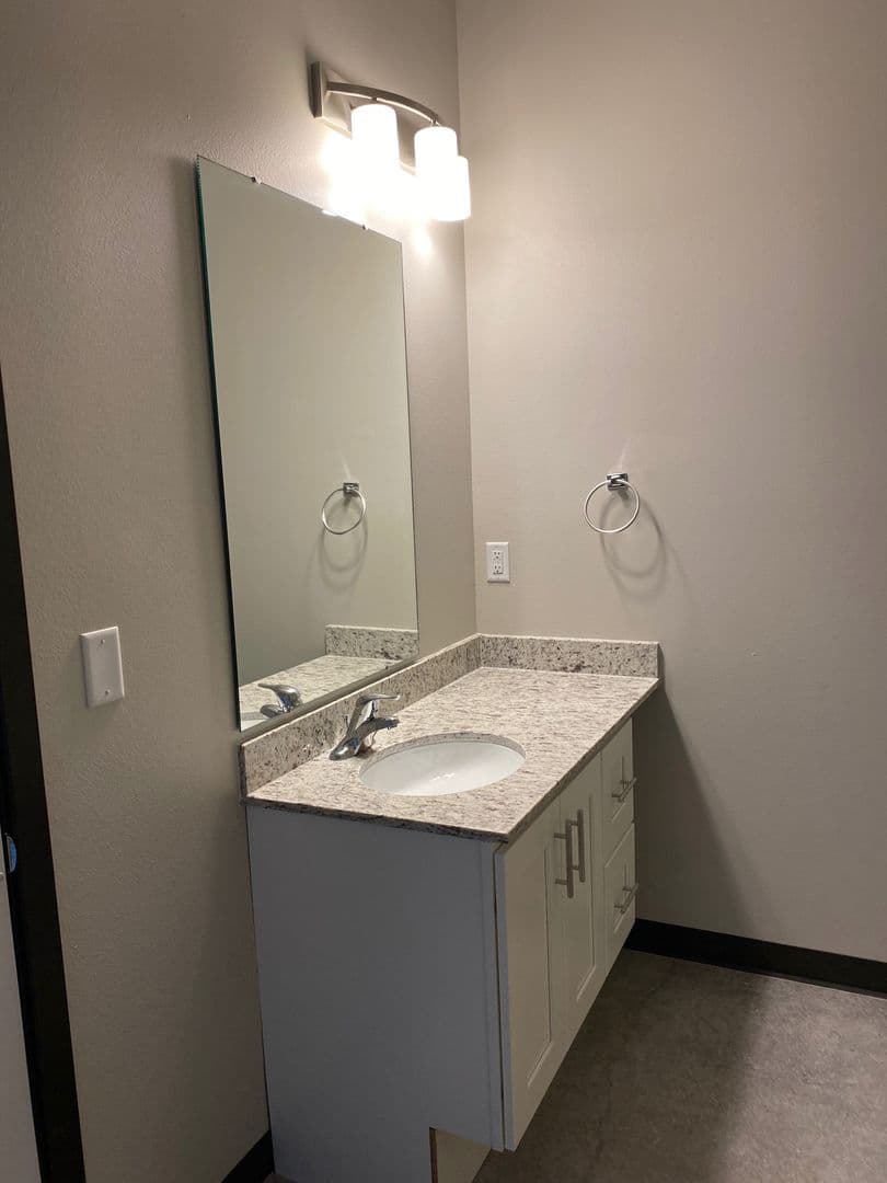 Tiffin Apartment: 1100 Andersen Place