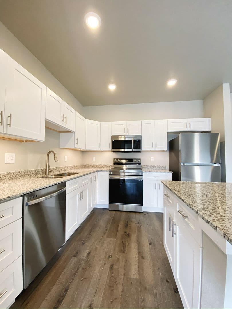 Tiffin Apartment: 1301 Aster Drive