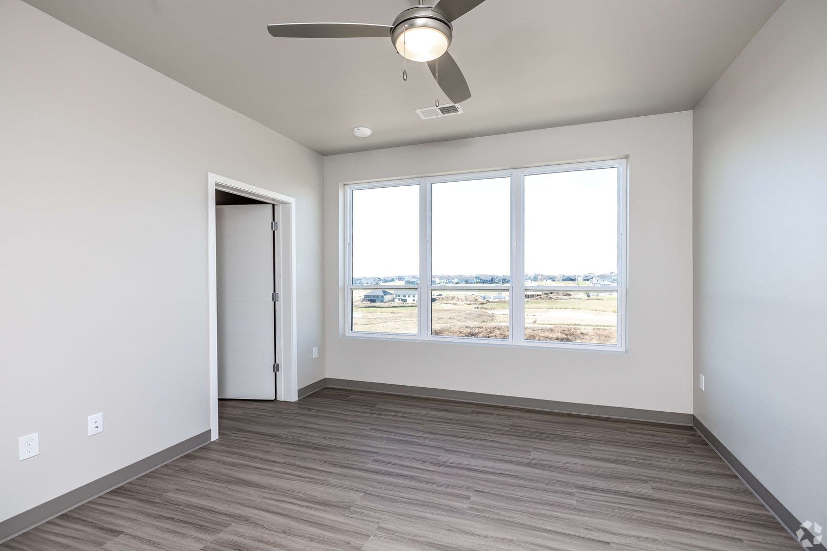 Tiffin Apartment: 1111 Parkside Street