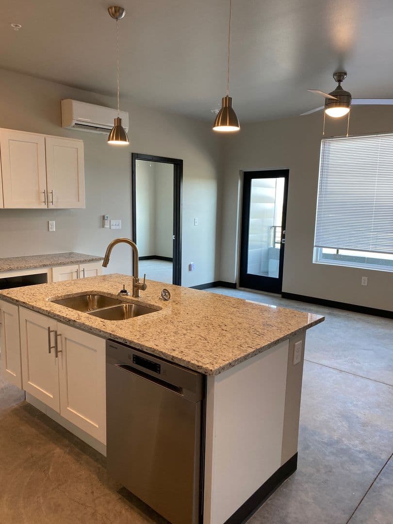 Tiffin Apartment: 1100 Andersen Place