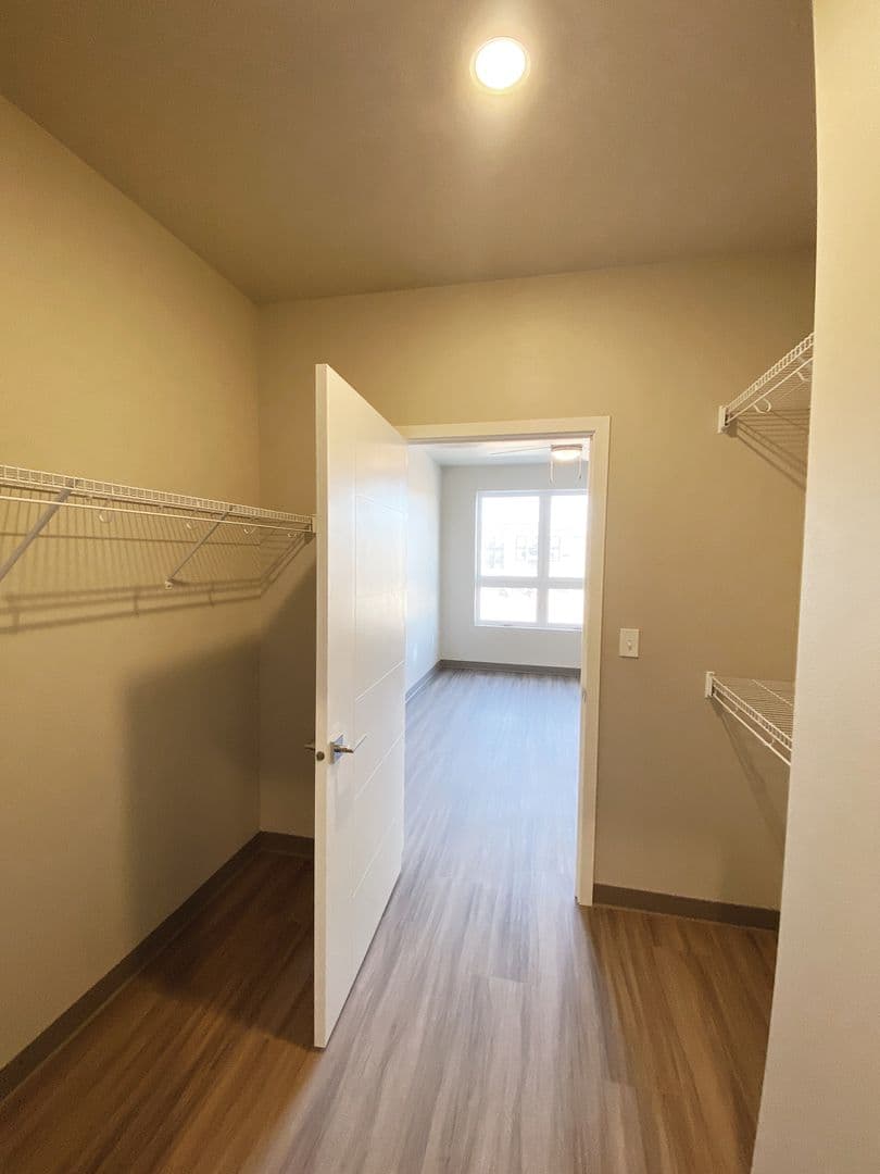 Tiffin Apartment: 1111 Parkside Street