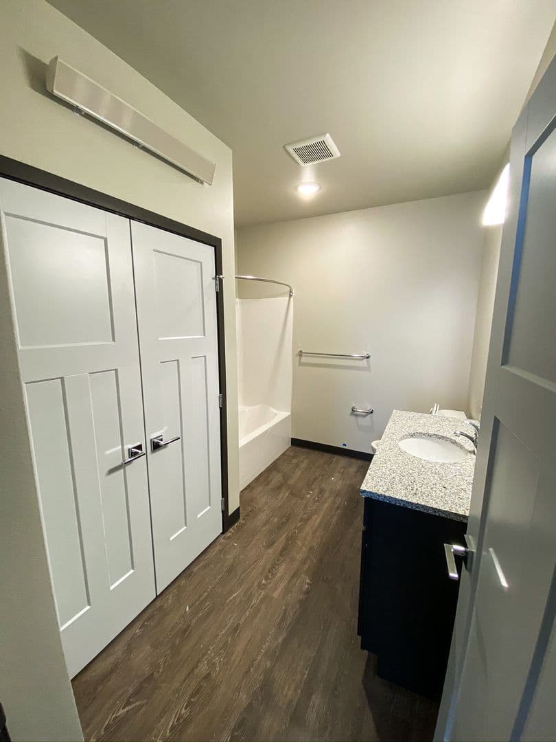 Tiffin Apartment: 1201 Aster Drive