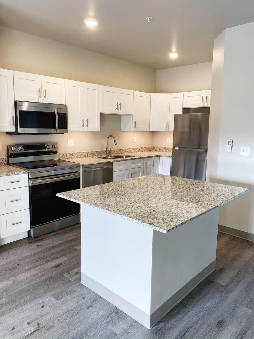 Tiffin Apartment: 1301 Aster Drive