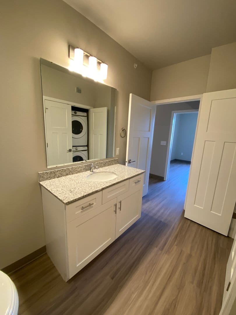 Tiffin Apartment: 1401 Aster Drive