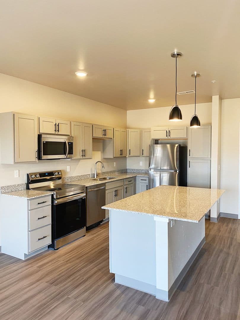 Tiffin Apartment: 1111 Parkside Street