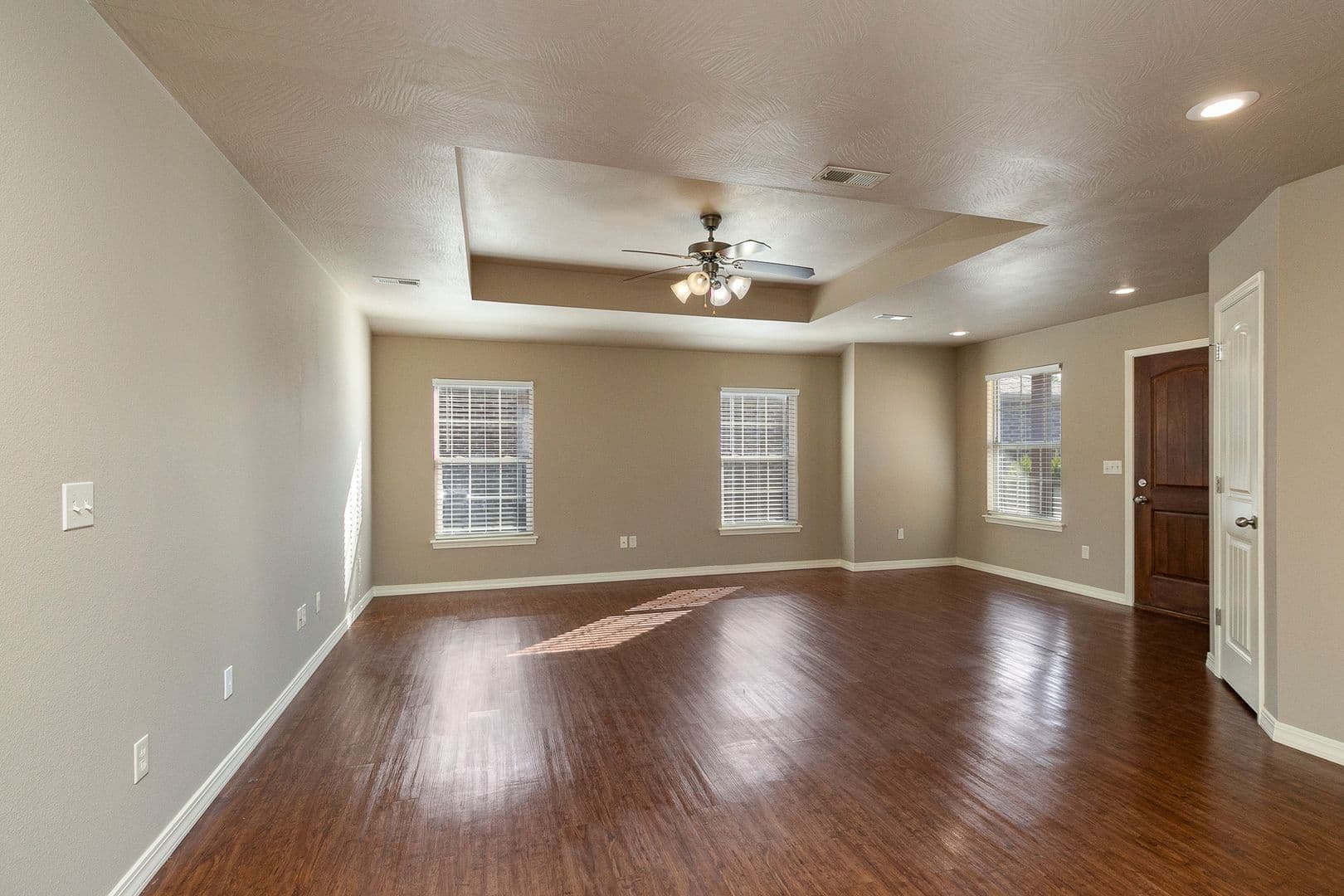 Springfield Apartment: W Sexton