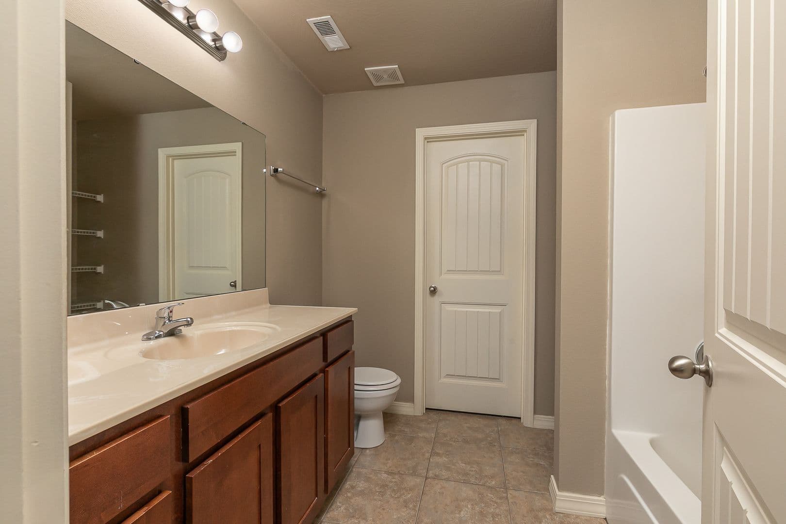 Springfield Apartment: W Sexton