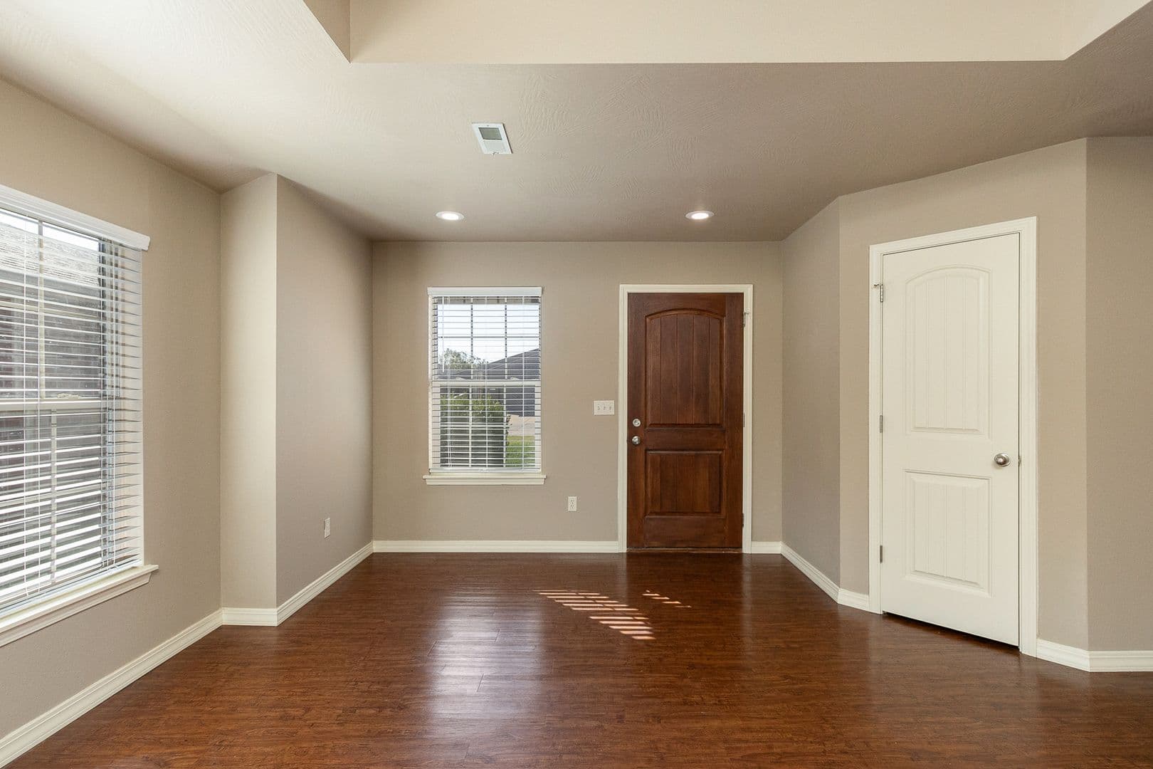 Springfield Apartment: W Sexton