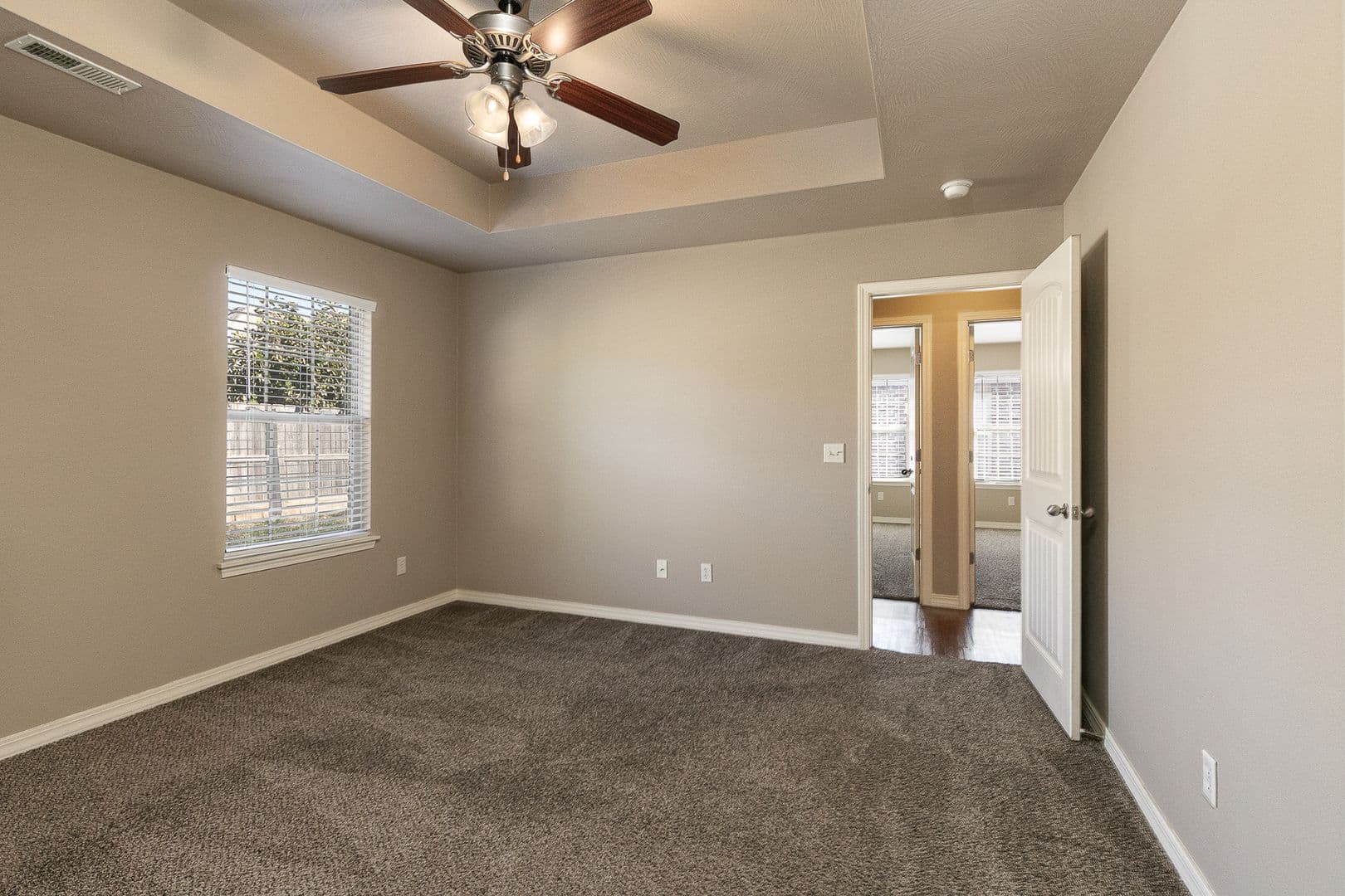 Springfield Apartment: W Sexton
