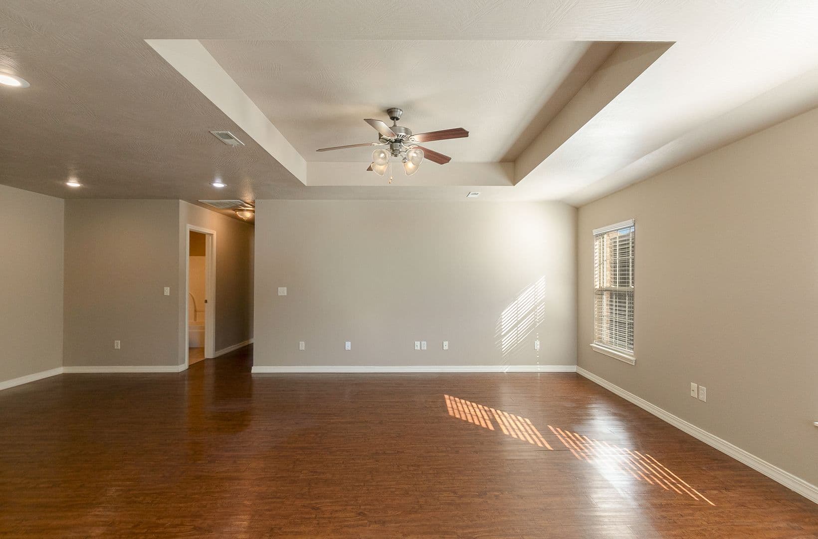 Springfield Apartment: W Sexton