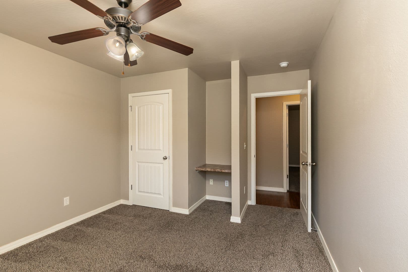 Springfield Apartment: W Sexton