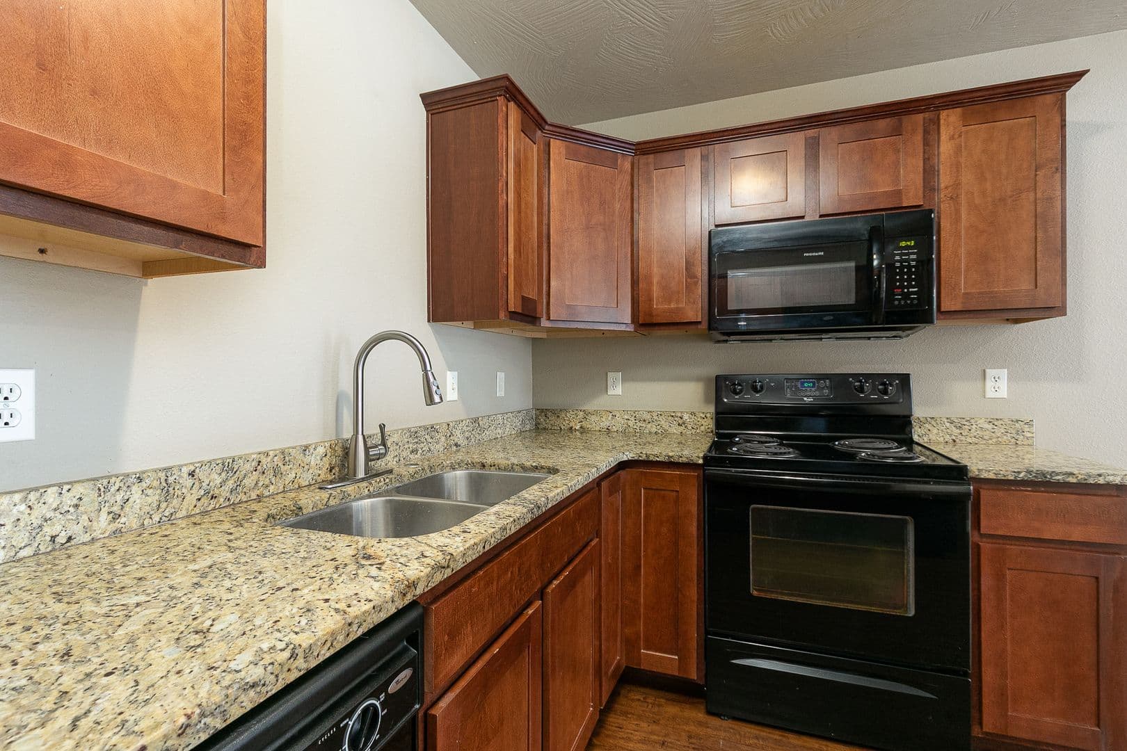 Springfield Apartment: W Sexton