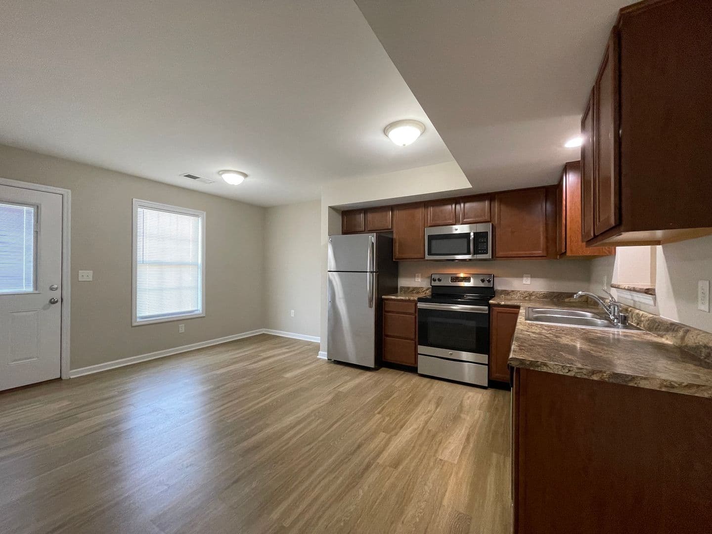 Richmond Apartment: 1001 Autumn Leaf Dr
