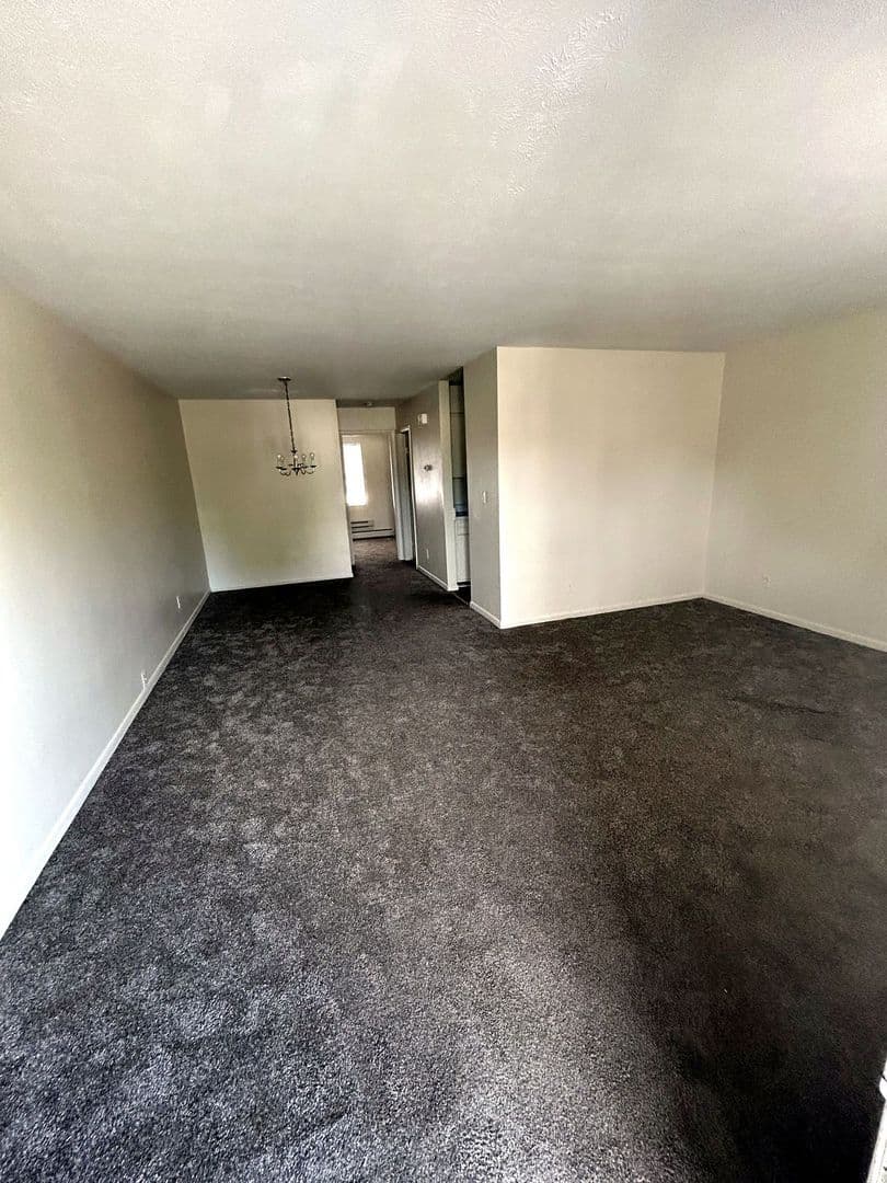 Lousiville Apartment: 3716 Briarbridge lane