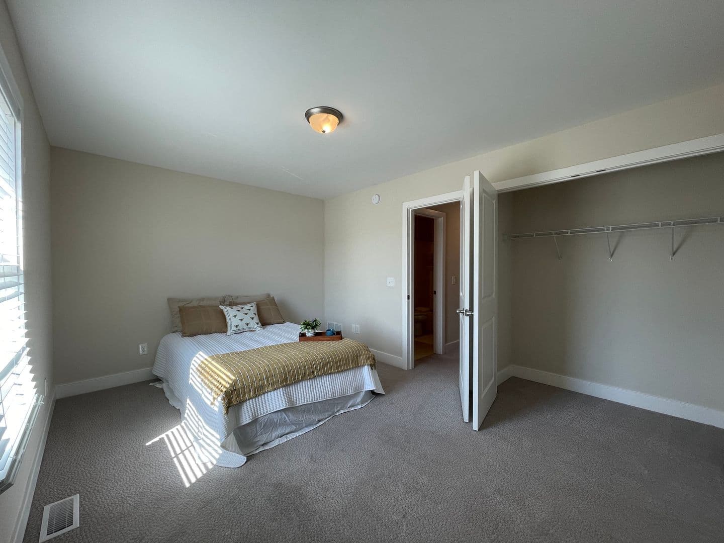 Richmond Apartment: 2001 Willow Dr
