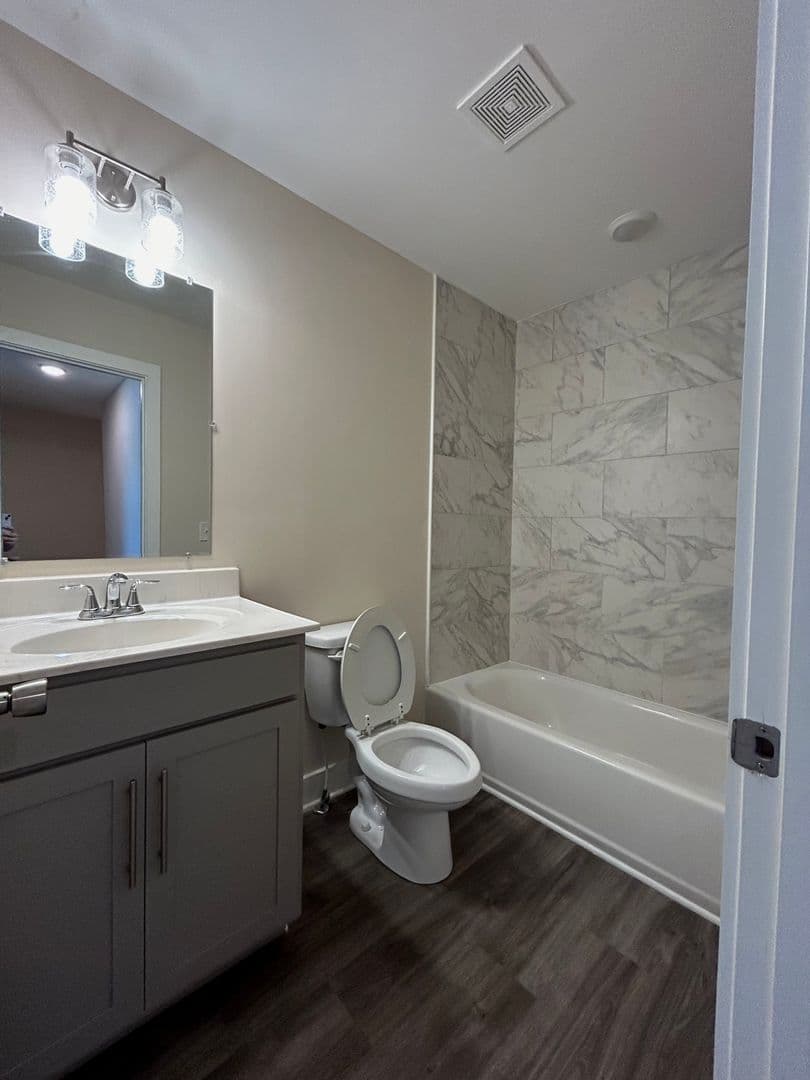 Richmond Apartment: 2001 Willow Dr