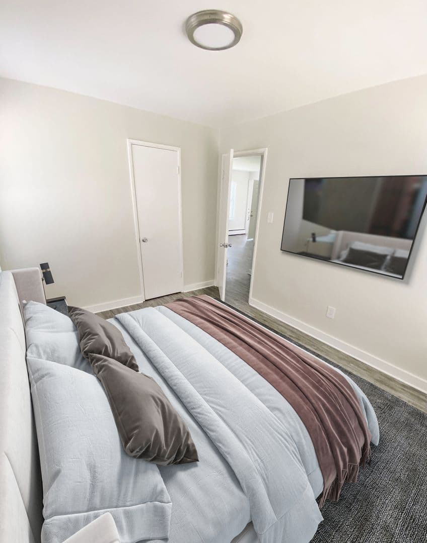 Louisville Apartment: 1403 Nightingale Rd