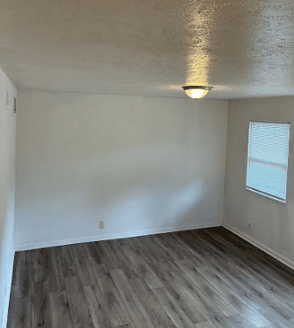 Louisville Apartment: 4115 Pinecroft Drive