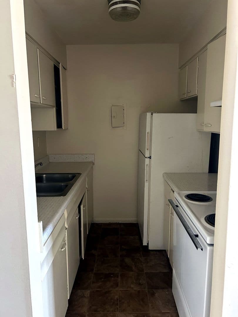 Lousiville Apartment: 3716 Briarbridge lane