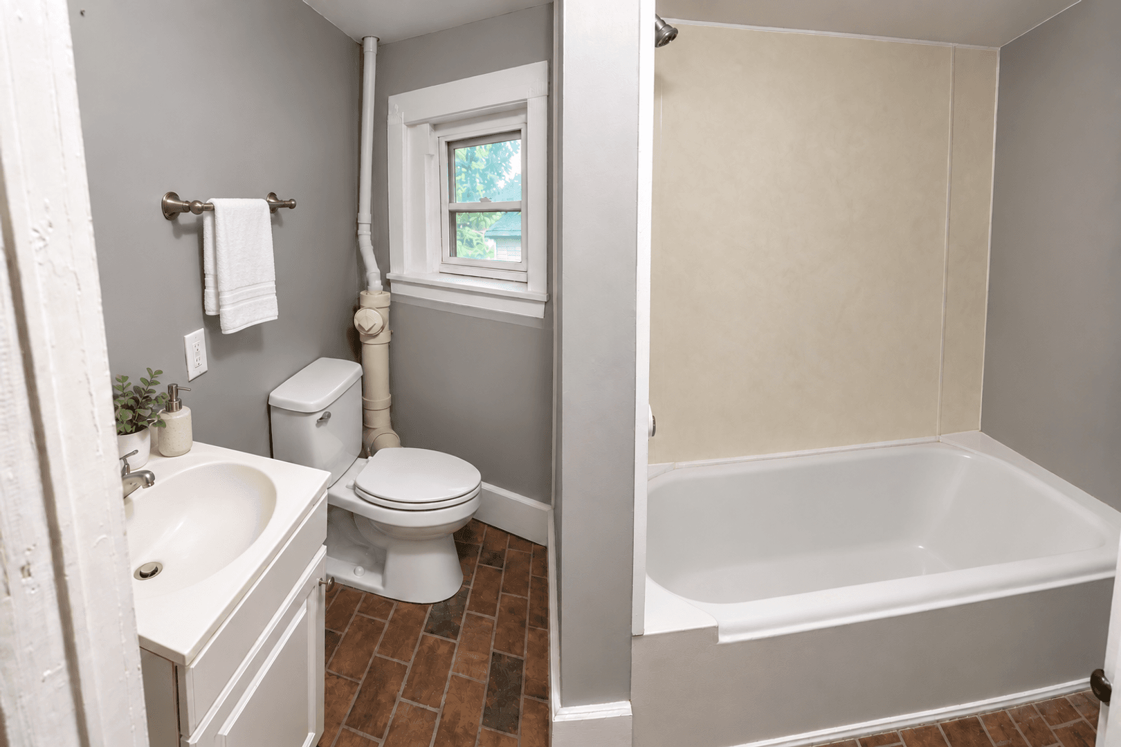 Louisville Apartment: 1349 Olive St.