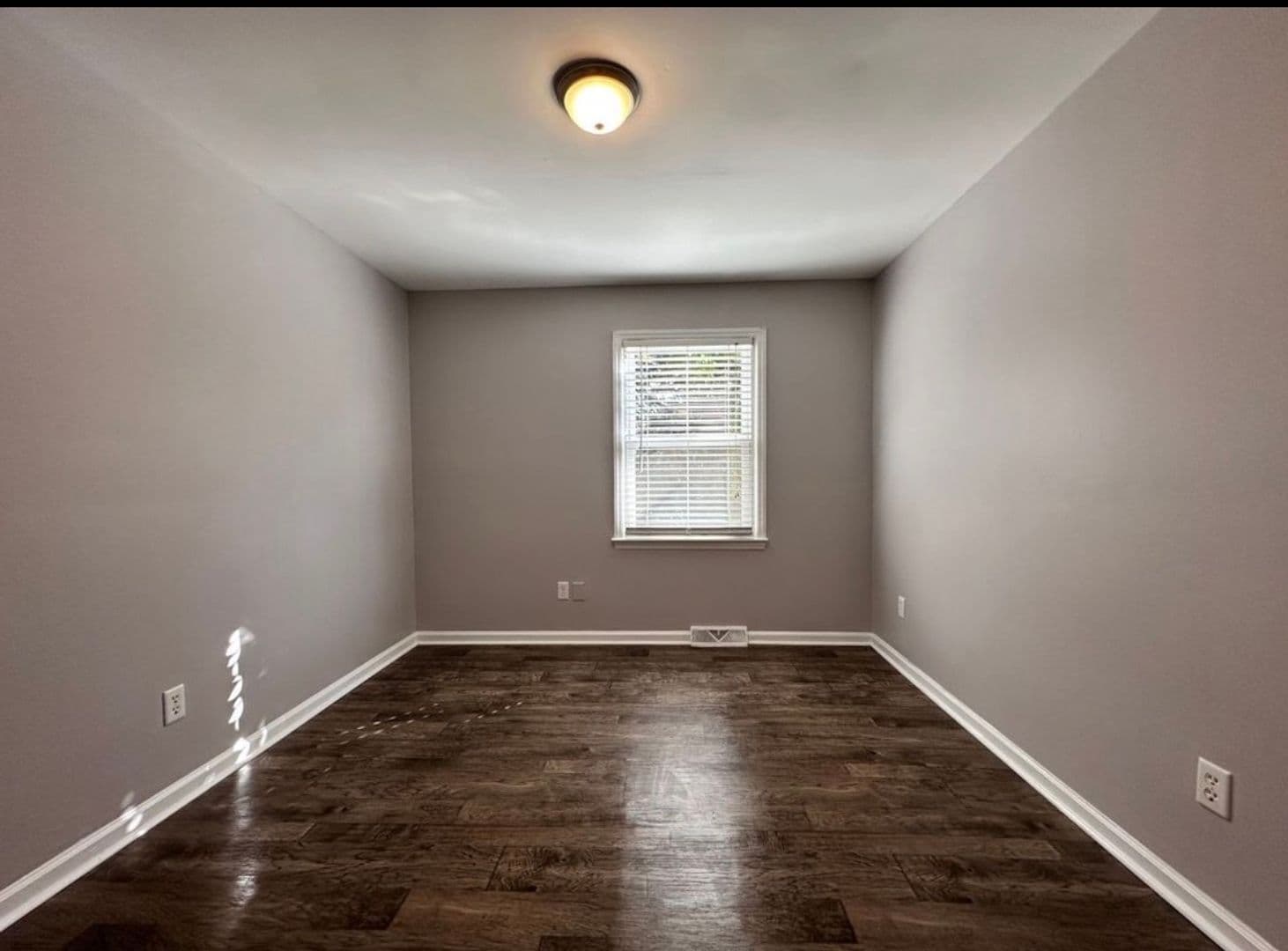 Versailles Apartment: 147 Dan Drive
