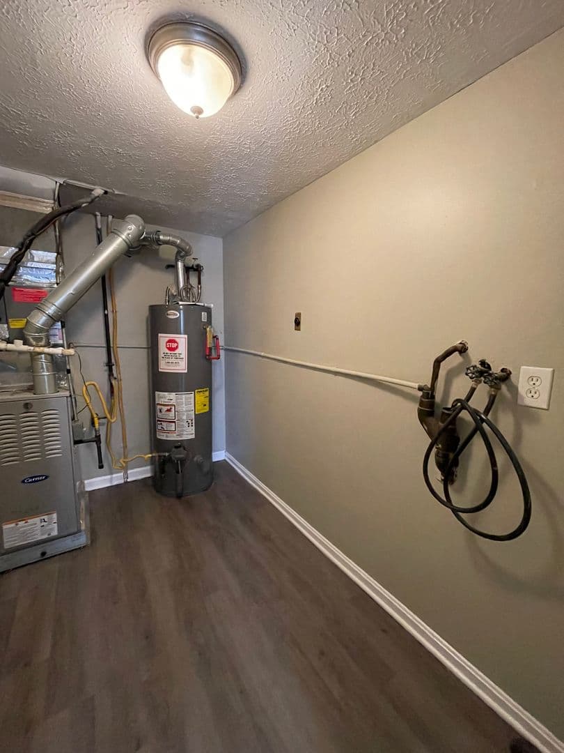 Louisville Apartment: 3117, 3201, 3202, & 3204 Melody Acres
