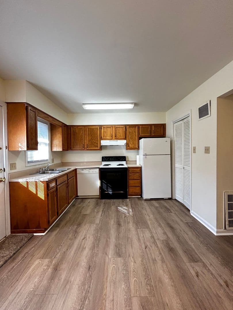 Richmond Apartment: 257 Maryland dr