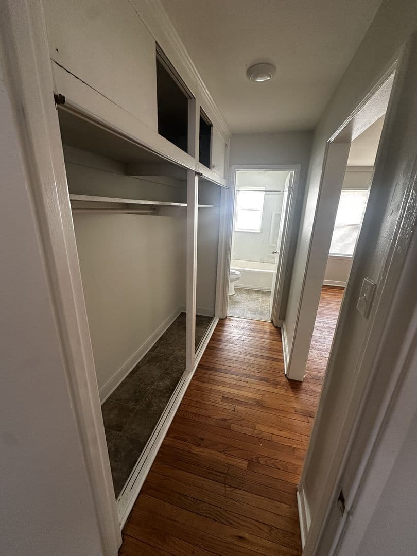 Louisville Apartment: 1403 Nightingale Rd