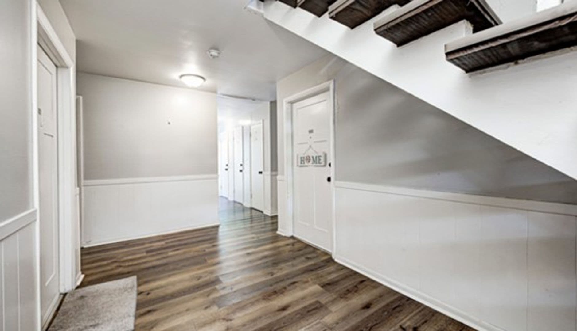Greenwood Apartment: 622 Wooddale Terrace