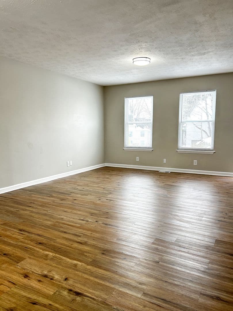 Lexington Townhome: 408 Bainbridge Court