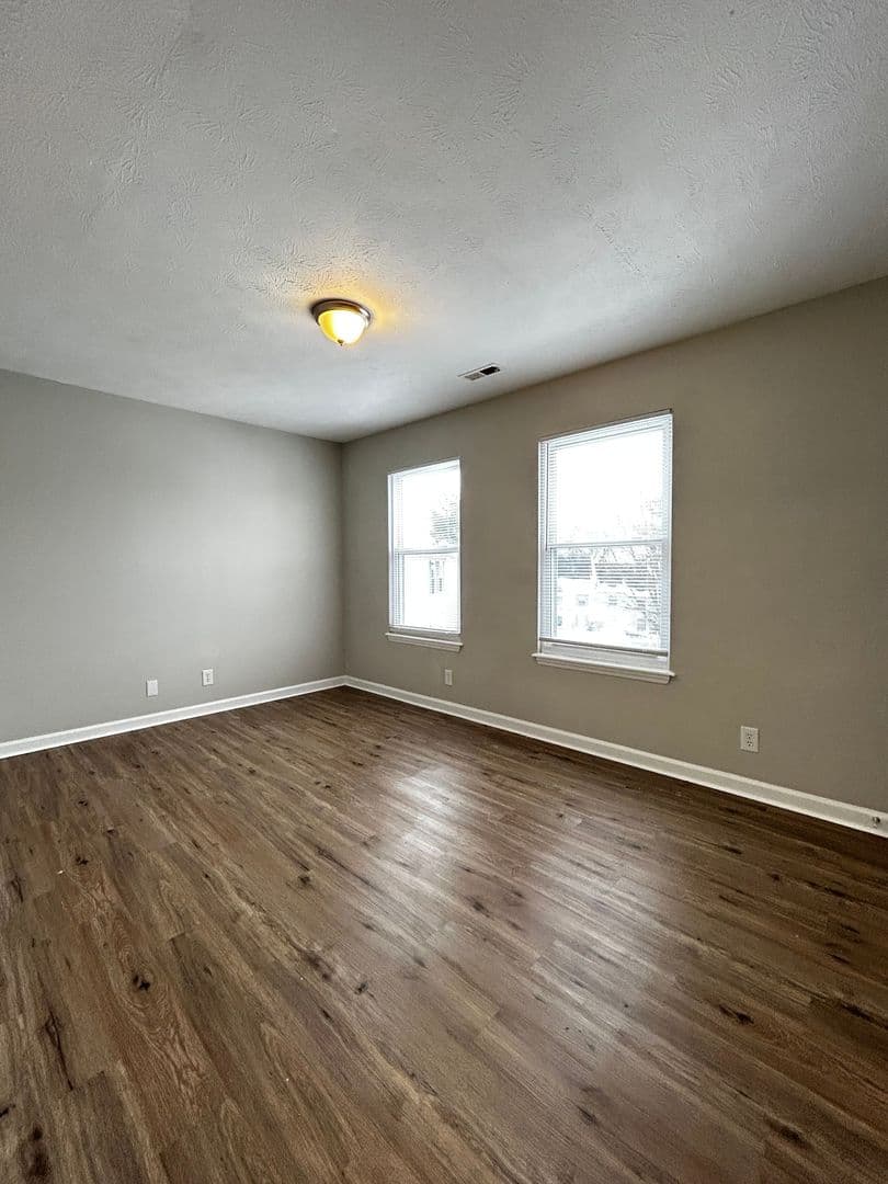 Lexington Townhome: 408 Bainbridge Court