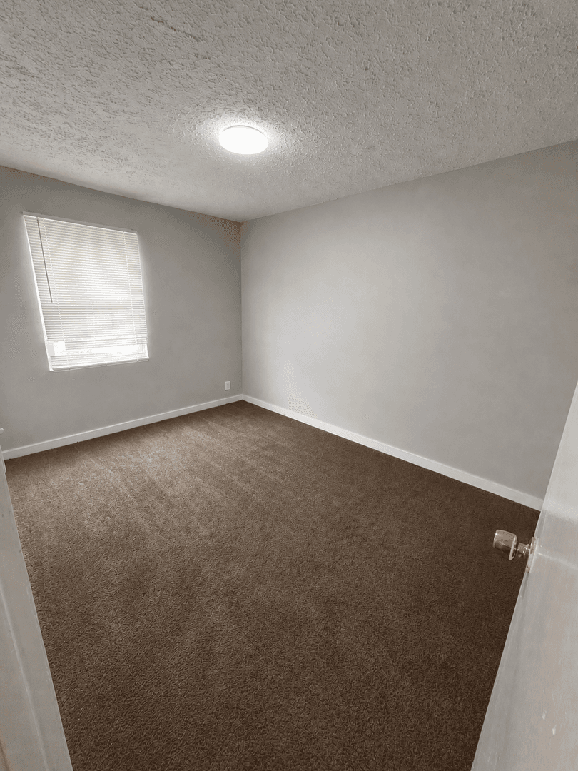 Lousiville Apartment: 3604 Manslick rd