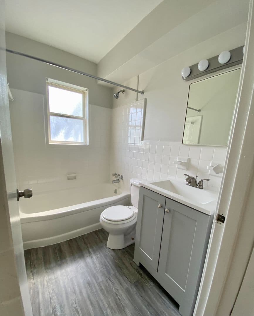 Louisville Apartment: 1403 Nightingale Rd