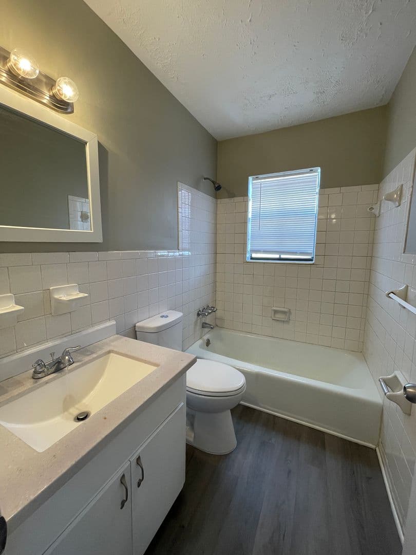 Louisville Apartment: 3117, 3201, 3202, & 3204 Melody Acres