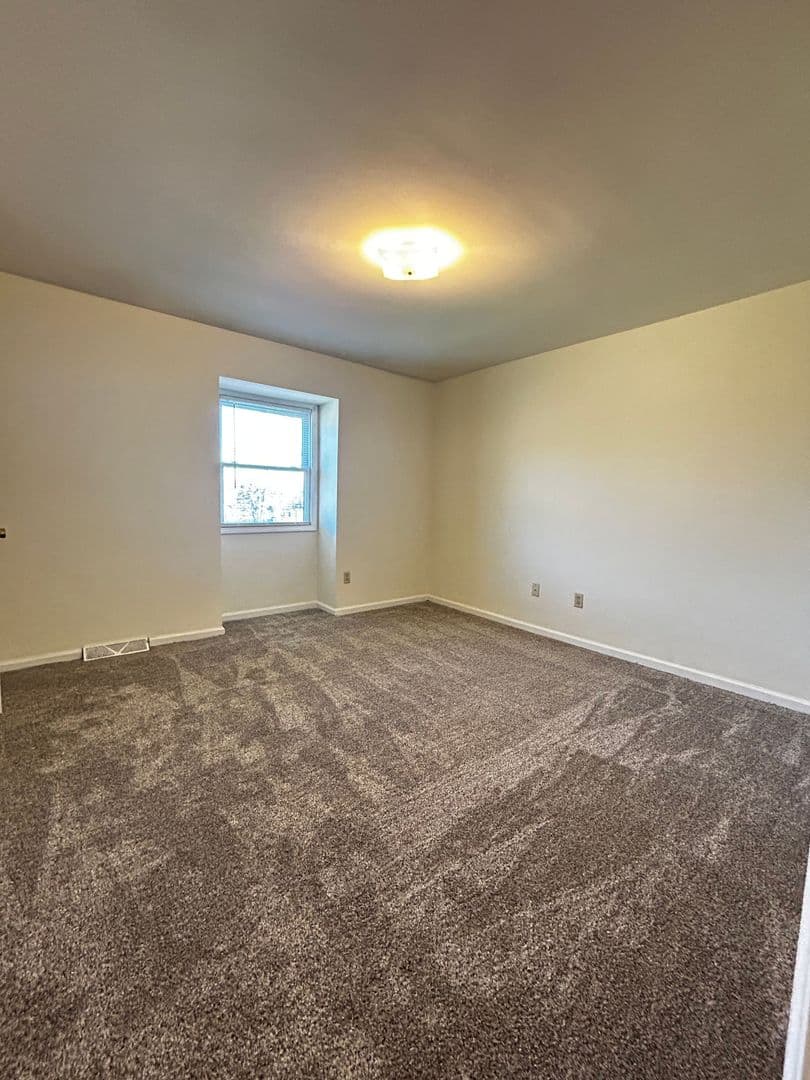 Richmond Apartment: 257 Maryland dr
