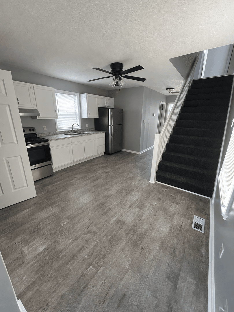Louisville House: 433 N 25th St
