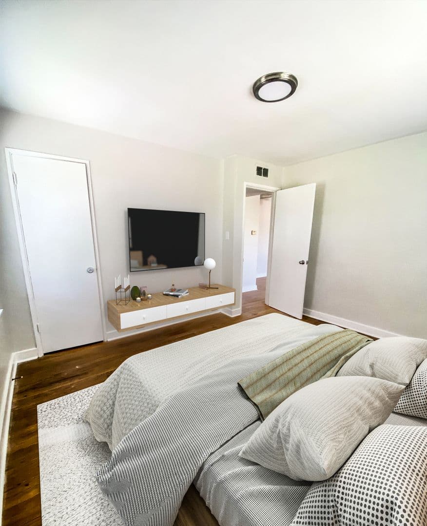 Louisville Apartment: 1403 Nightingale Rd